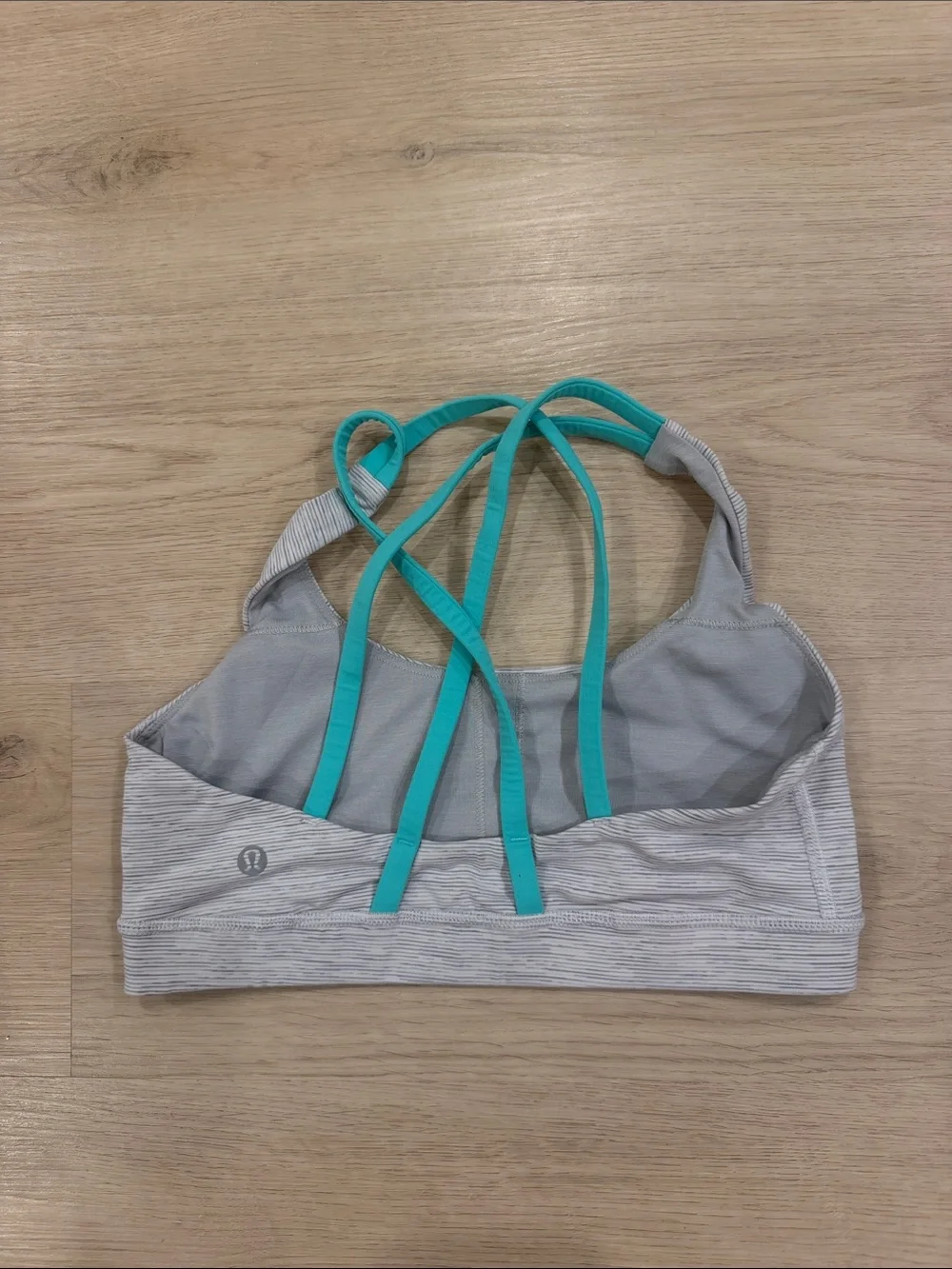 Lululemon size 6 Women’s Heather Gray Sports Bra with Teal Straps
